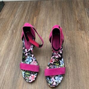 Jeffrey Campbell Fuschia Floral Block Heels size 9